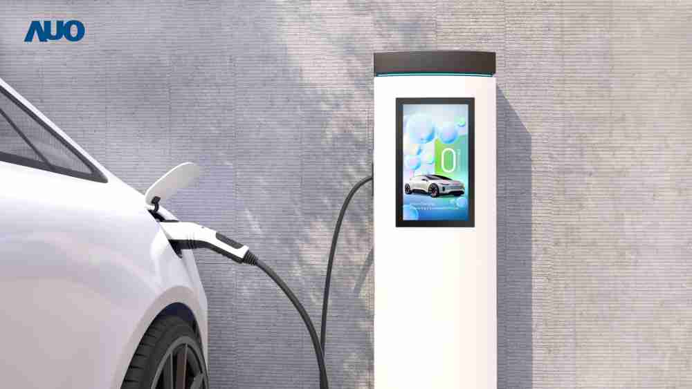 友達〝EVSE車用充電樁解決方案〞專為電動汽車充電樁設計，，具有高亮度、、、克服戶外艱難環境的耐溫、、、耐紫外線等特性，，，並搭載散熱性及擴充性強的高效能工業電腦，，，可實現人機互動訴求，，，如資訊顯示、、支付等應用